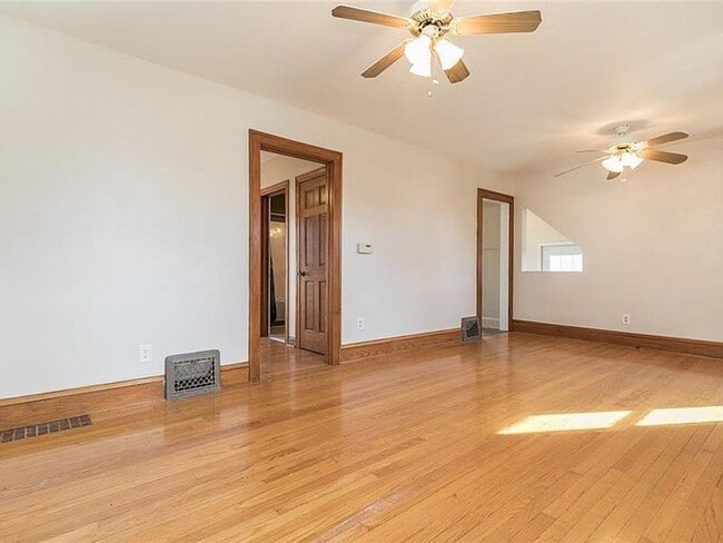 Building Photo - Updated NE Side 2 Bedroom with Garage and ...