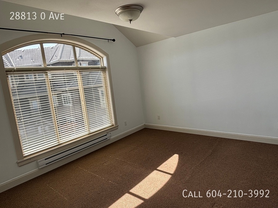 Building Photo - Modern Farm Coach House