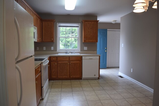 Photo - Hollar Duplex Longview Apartment
