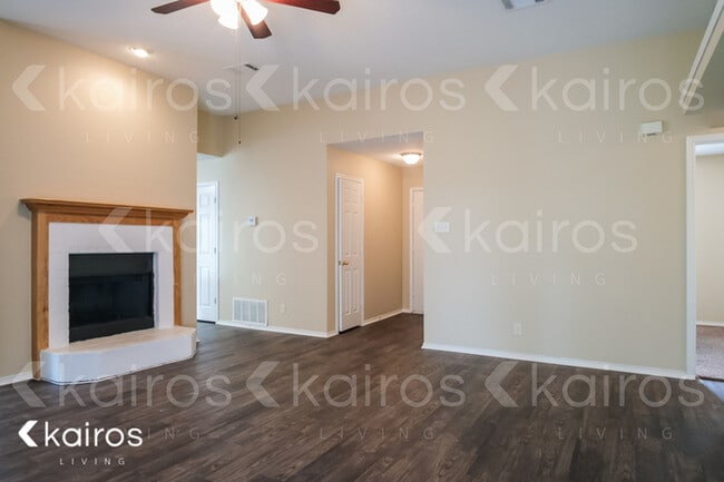 Foto del edificio - 3204 Gus Dr