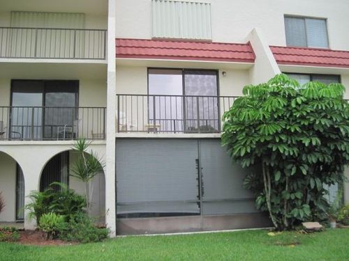 Foto del edificio - 2820 Tennis Club Dr