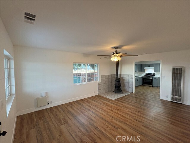 Foto del edificio - 1362 Garnet St