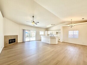 Building Photo - 43615 Roebelenii Way