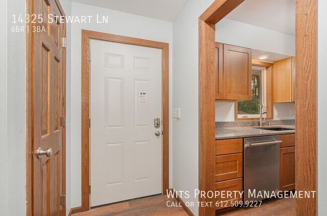 Foto del edificio - 14325 Stewart Ln