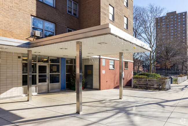 Building Photo - Gouverneur Gardens