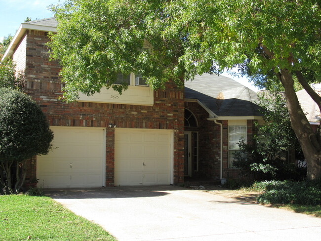 Building Photo - Flower Mound Beauty!