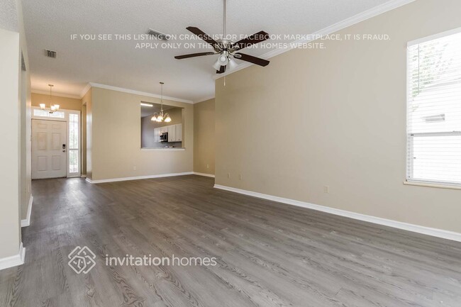 Foto del edificio - 14303 Mandolin Dr