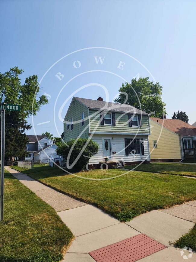 Building Photo - 3162 Strathmoor Ave