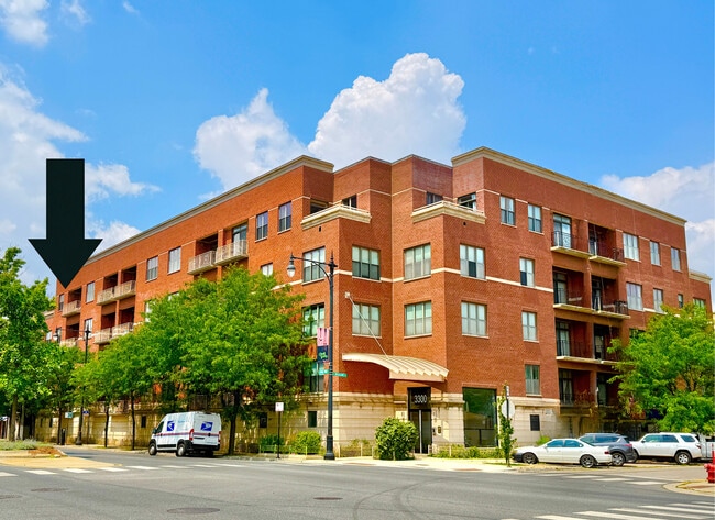 Foto del edificio - 3300 W Irving Park Rd