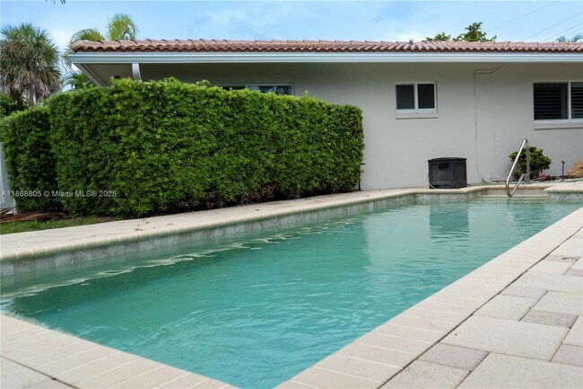 Foto del edificio - 2841 NW 10th Ave