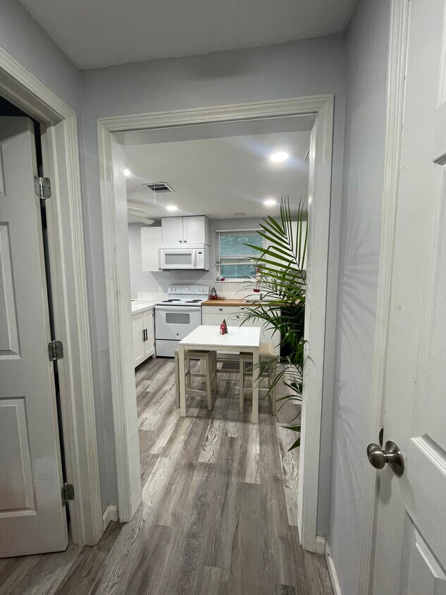 Foto principal - 208 E Magnolia St