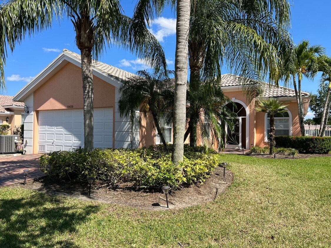 Primary Photo - 3 BEDROOM 2 BATH HOME IN GATED COMMUNITY O...