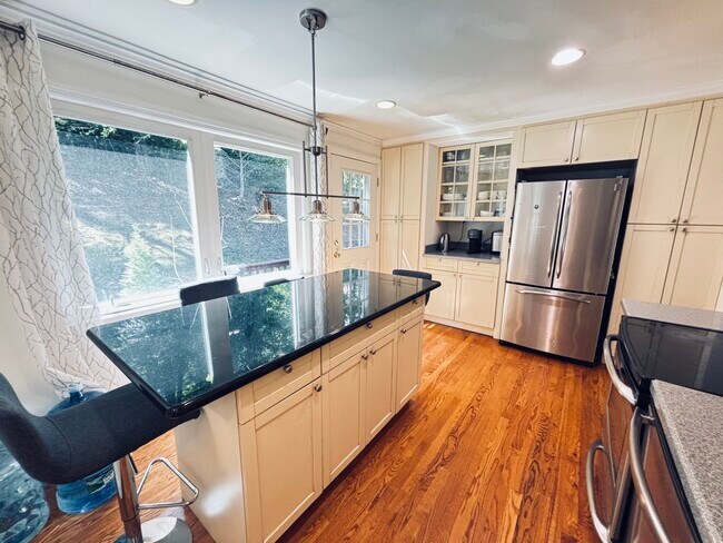 Foto del edificio - 43 Kent Hills Ln