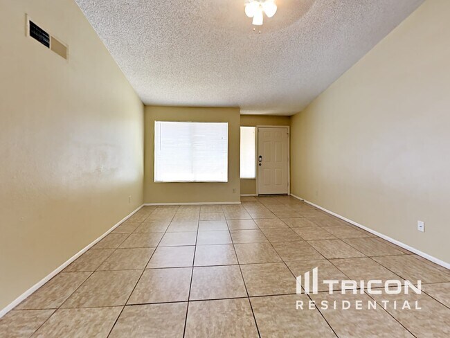 Foto del edificio - 8519 N 55th Ave