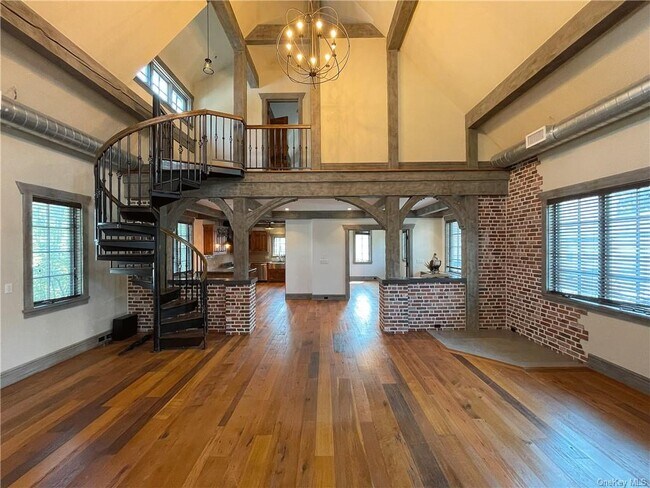 Building Photo - 32 High St