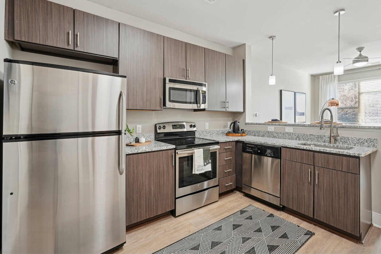 Foto principal - 605 West End