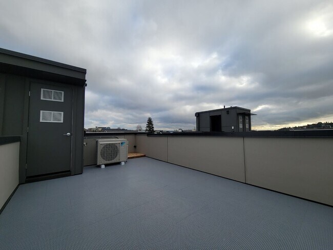 Foto del edificio - Newer Ballard Townhome with Plenty of Outdoor Space for Rent