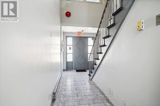 Photo du bâtiment - 2320 Hixon St