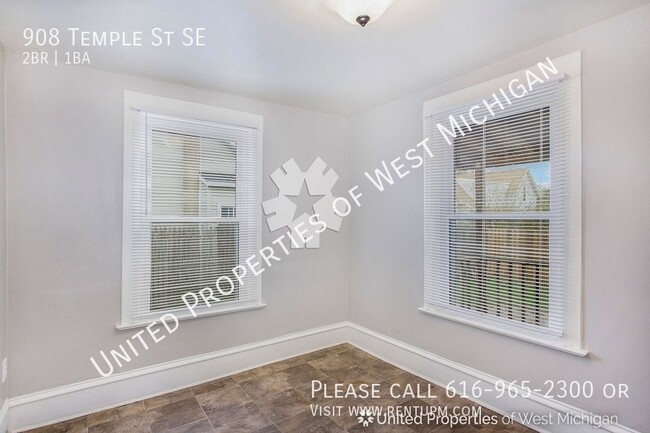 Building Photo - Available Now | 2 Bedroom Single Family Ho...