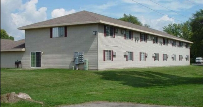 Building Photo - Midvale Townhomes in Janesville with Priva...