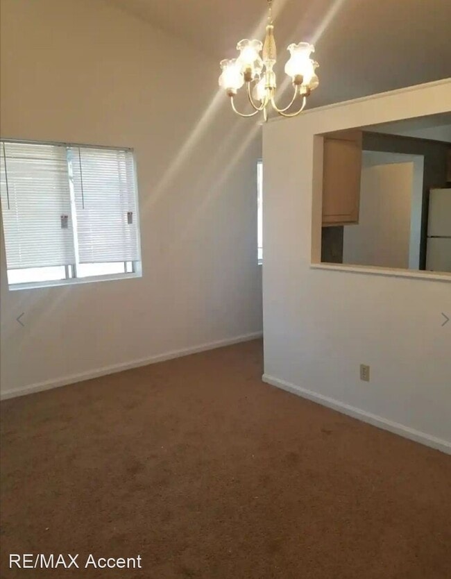 Building Photo - 3 br, 2 bath House - 910 Brett Dr. #38