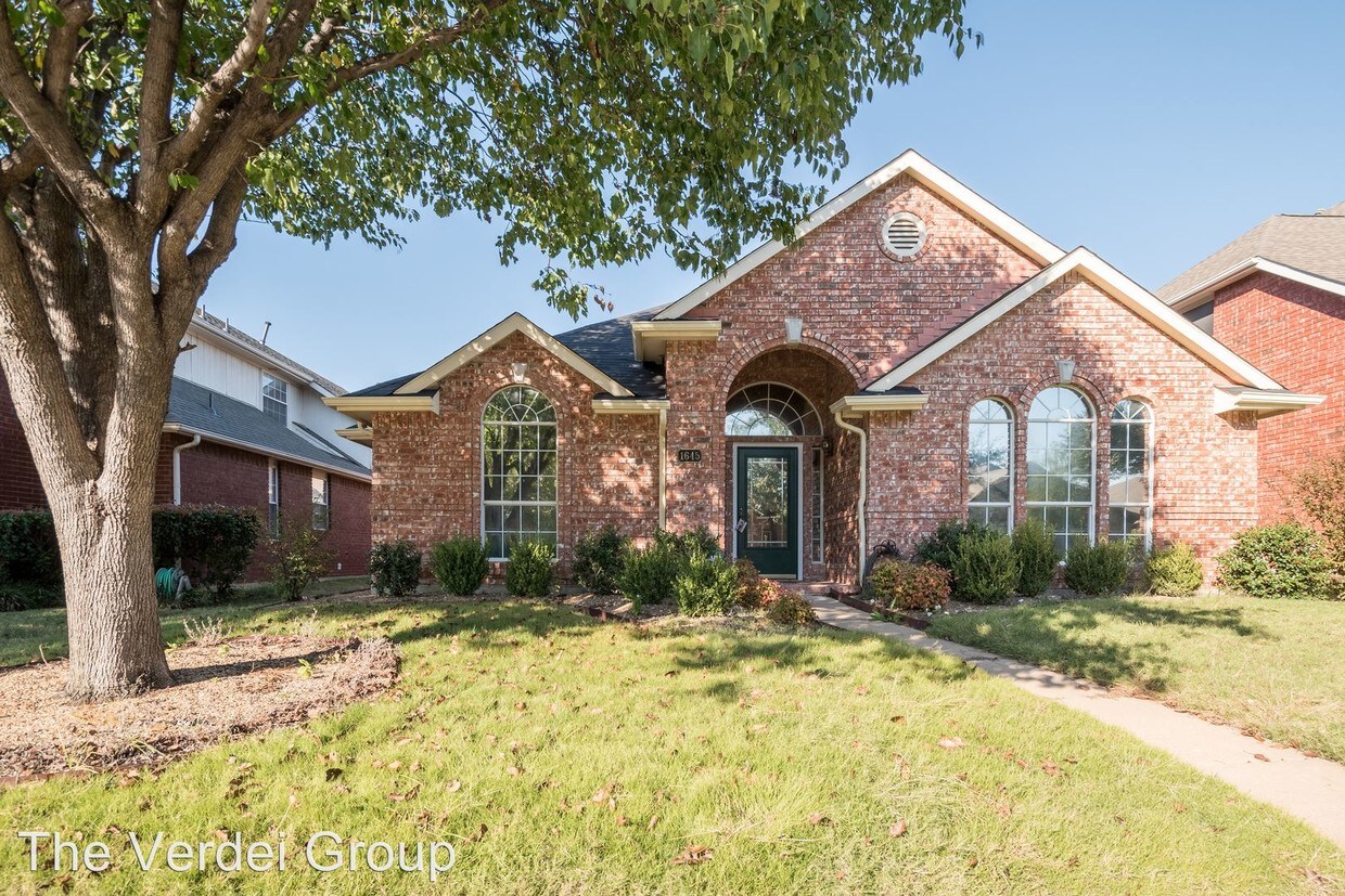 Primary Photo - 1645 Bennington Dr