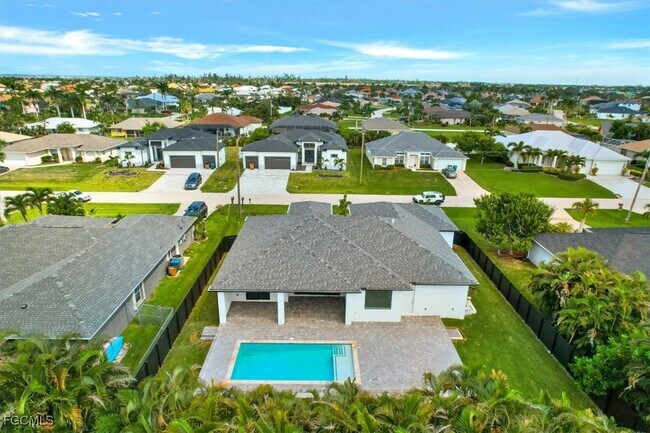 Building Photo - 2602 SW 27th St