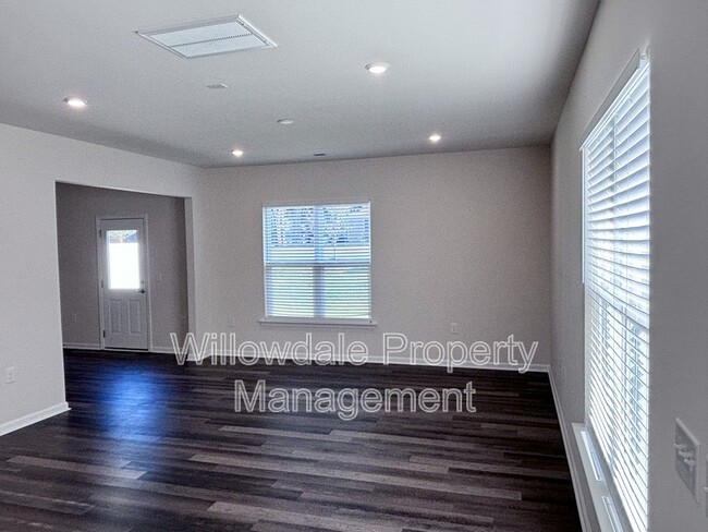 Foto del edificio - 4111 Congleton Pl