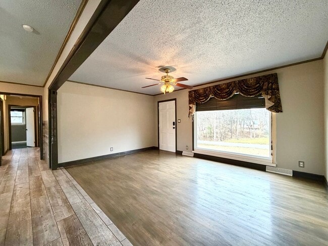 Building Photo - 2811 Thrush Dr