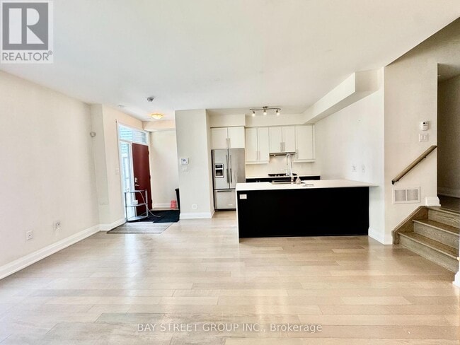 Photo du bâtiment - 4050-4050 Parkside Village Dr