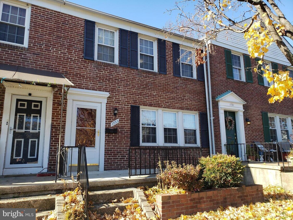 Primary Photo - 1733 Glen Ridge Rd