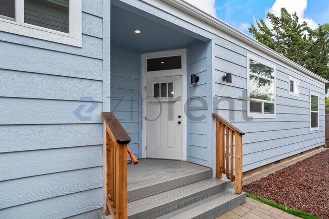 Foto del edificio - 10112 Westminster Ct