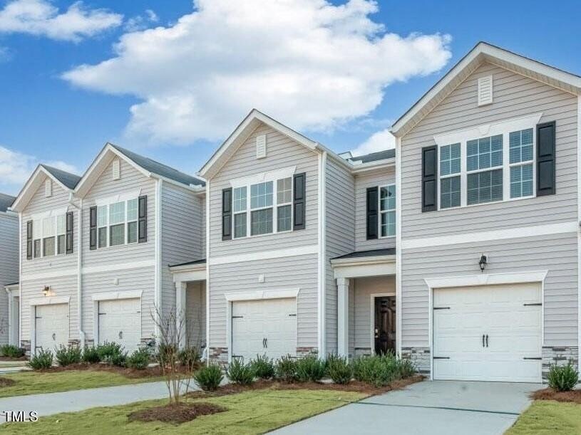 Primary Photo - 3 Bedroom Townhome with Garage for Rent