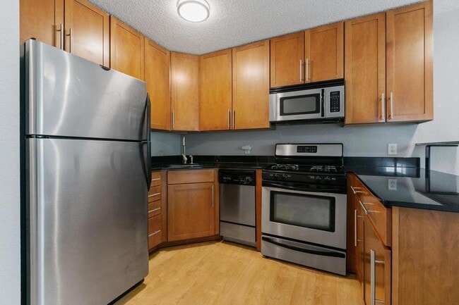 Foto del edificio - 2530 1st Ave S