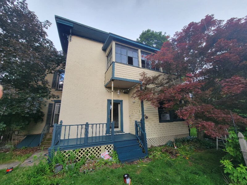Primary Photo - 7 River St