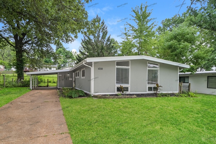 1030 Robinwood Dr
