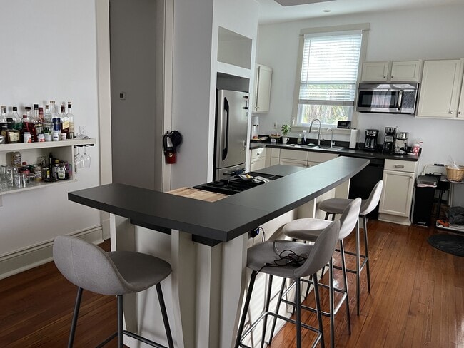 Building Photo - 4026 Chestnut St