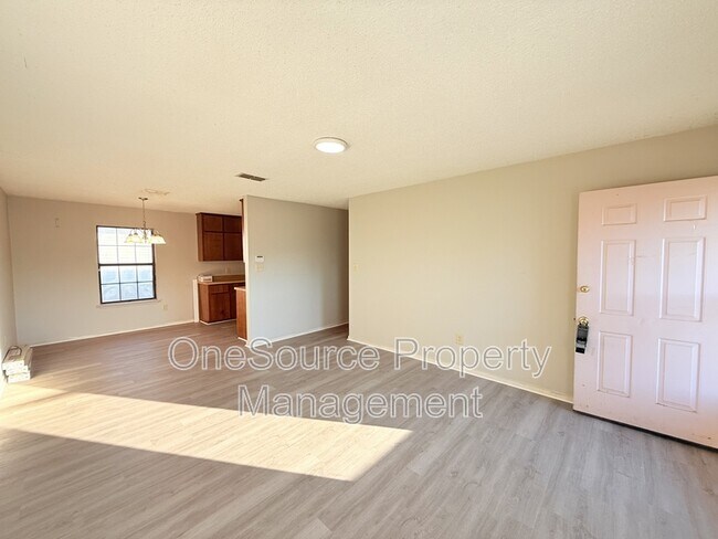 Foto del edificio - 123 S Ward St