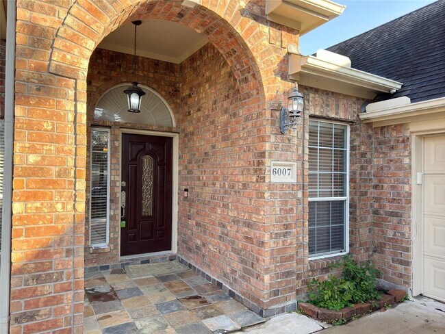 Foto del edificio - 6007 Prescott Run Ln