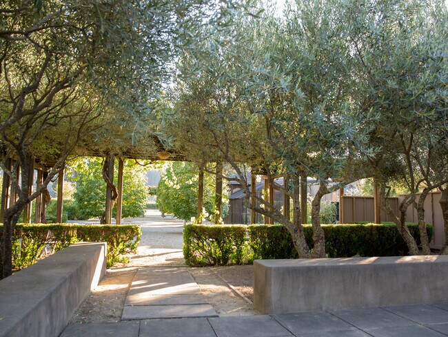 Foto del edificio - 1651 Cabernet Ln