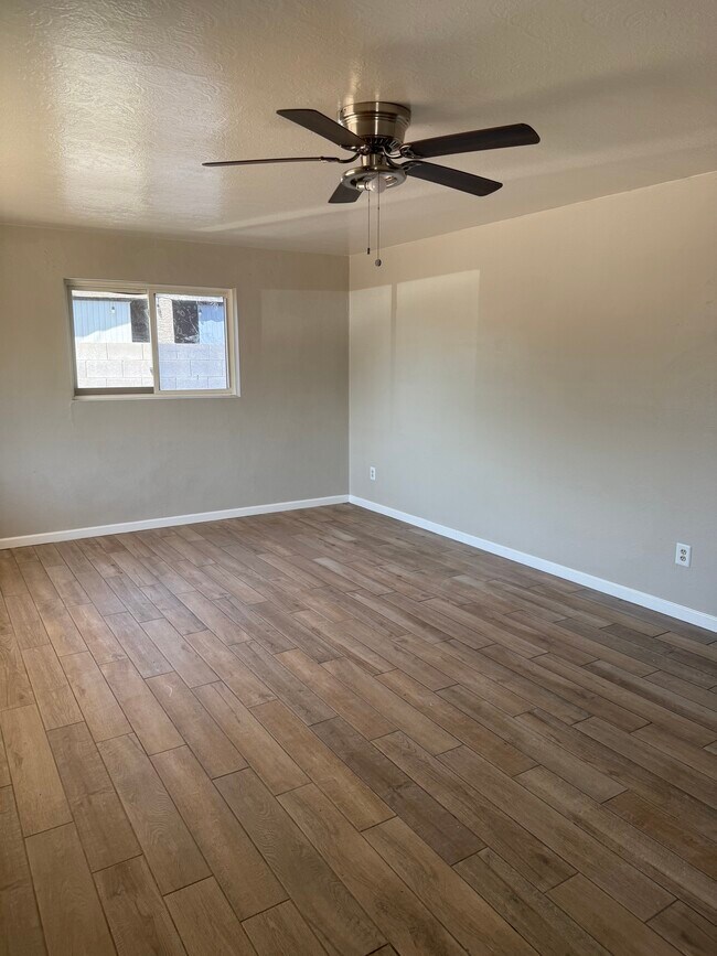 Foto del edificio - 3412 W Pierson St