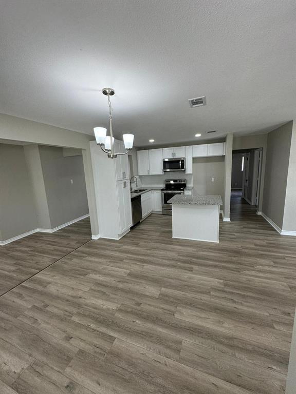 Building Photo - 6302 French Chateau Dr