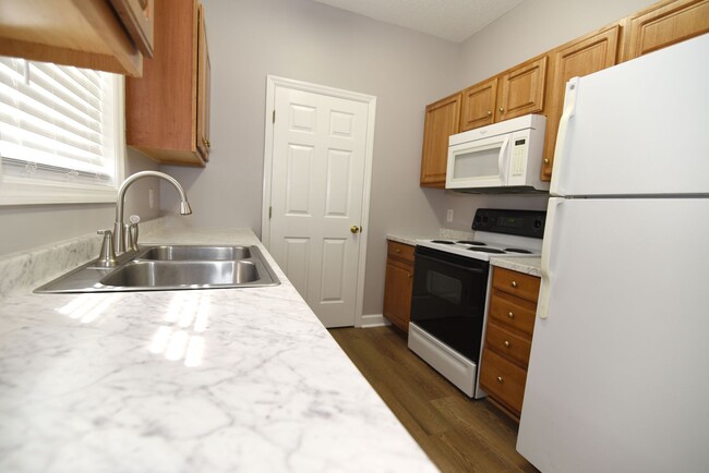 Building Photo - 3712 Cliffridge Dr