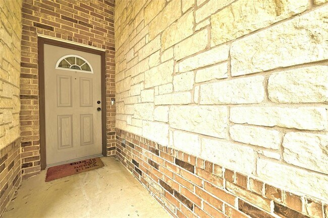 Foto del edificio - 6312 Bumpstead Dr
