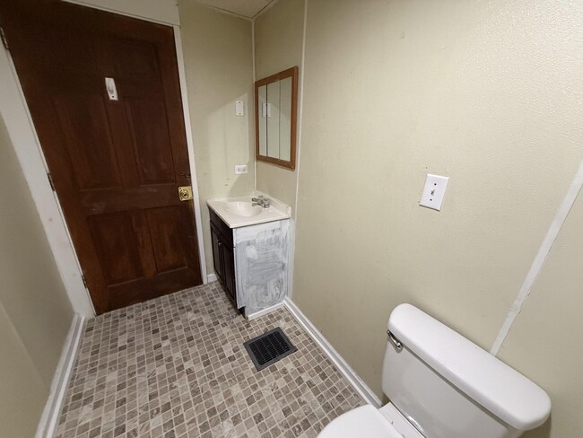 Building Photo - 12 Beard-S