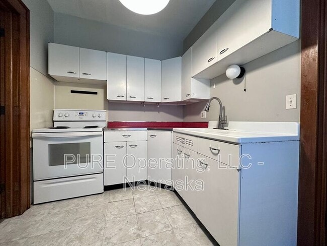 Building Photo - 4821 Underwood Ave