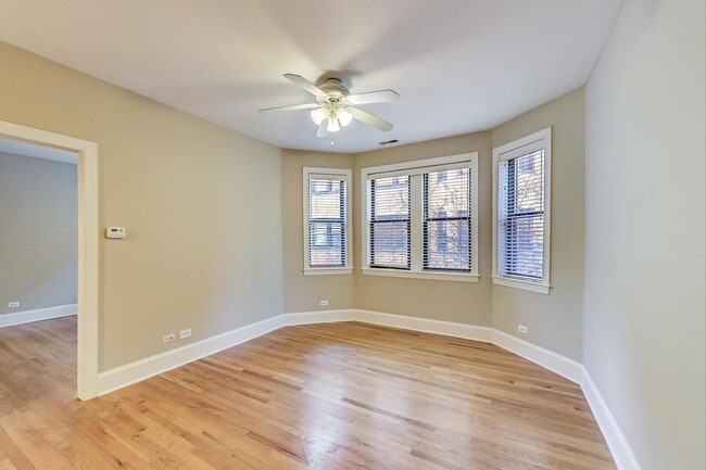 Building Photo - 7639 N Greenview Ave