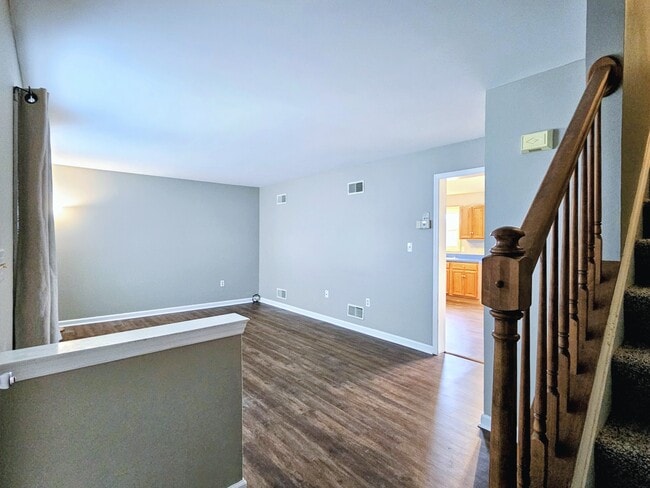 Building Photo - 131 Red Stone Cir