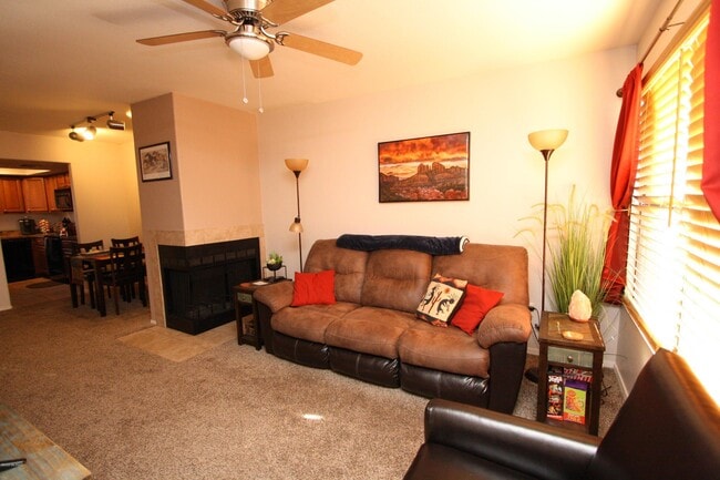Building Photo - 845 Verano Ave