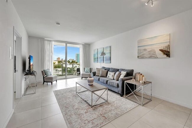 Foto del edificio - 401 N Birch Rd